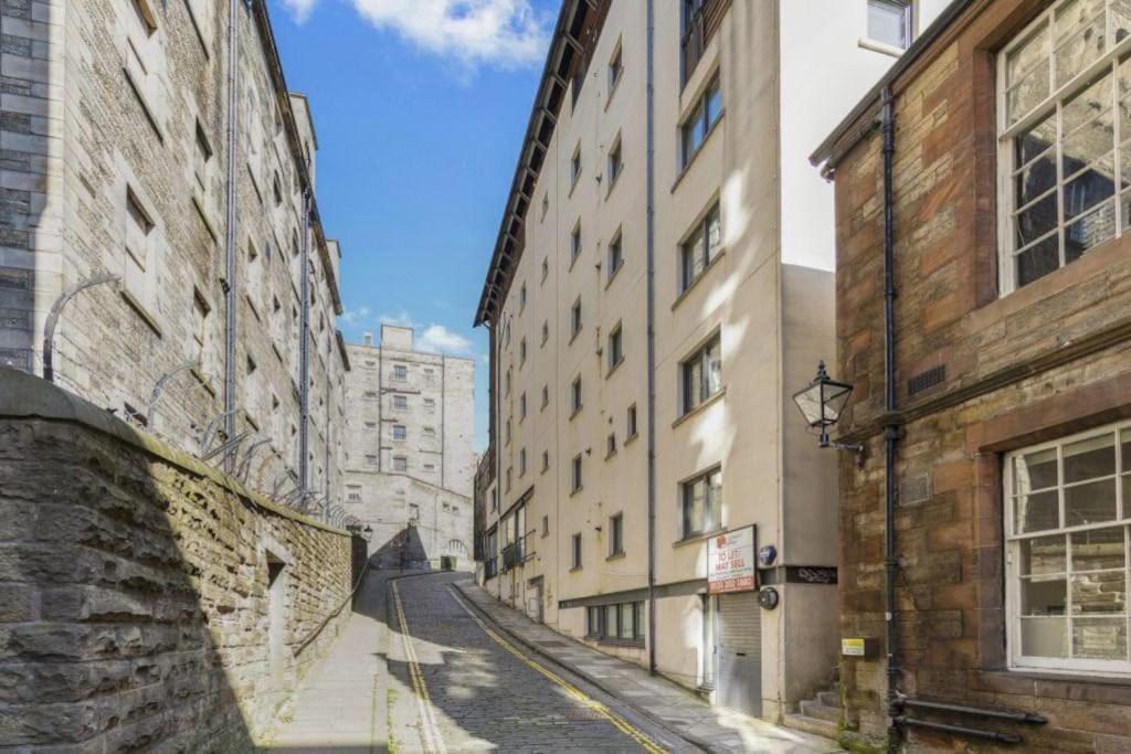 Gorgeous Old Town Hideaway Appartement Edinburgh Buitenkant foto